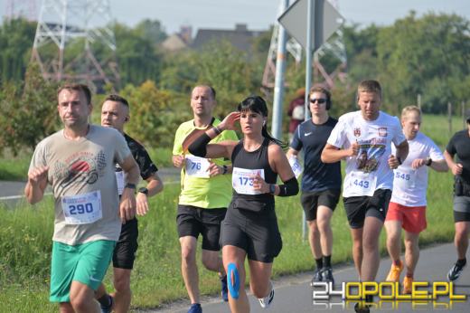 Ponad 21 kilometrów ulicami Opola. Półmaraton przyciągnął biegaczy i kibiców