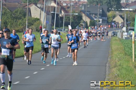 Ponad 21 kilometrów ulicami Opola. Półmaraton przyciągnął biegaczy i kibiców