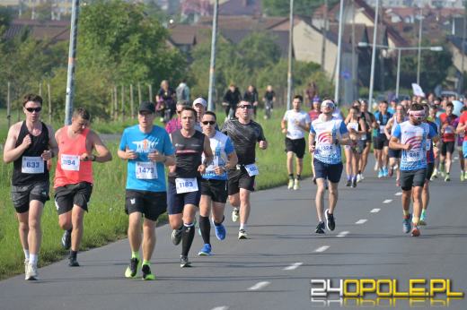 Ponad 21 kilometrów ulicami Opola. Półmaraton przyciągnął biegaczy i kibiców