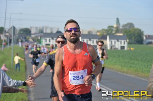 Ponad 21 kilometrów ulicami Opola. Półmaraton przyciągnął biegaczy i kibiców