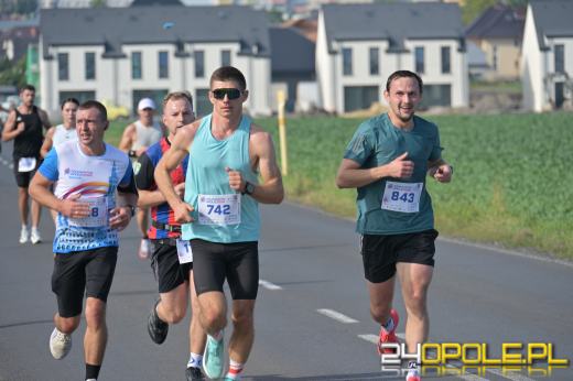Ponad 21 kilometrów ulicami Opola. Półmaraton przyciągnął biegaczy i kibiców