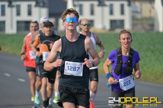 Ponad 21 kilometrów ulicami Opola. Półmaraton przyciągnął biegaczy i kibiców
