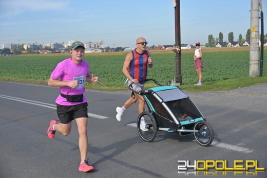 Ponad 21 kilometrów ulicami Opola. Półmaraton przyciągnął biegaczy i kibiców