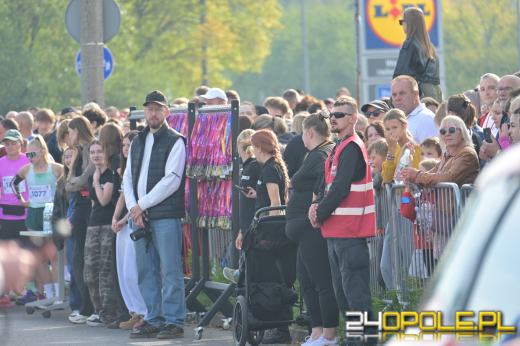 Ponad 21 kilometrów ulicami Opola. Półmaraton przyciągnął biegaczy i kibiców