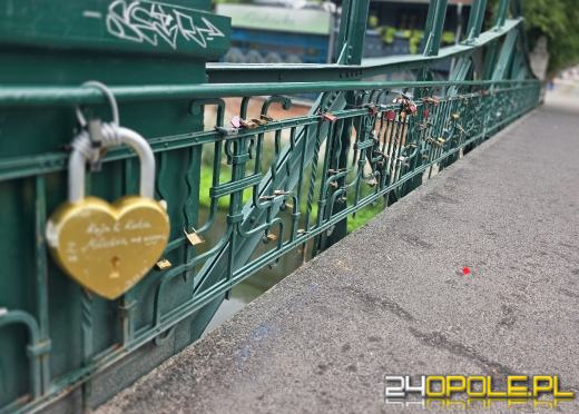 Z Mostu Groszowego znikają kłódki. Powodem ochrona zabytkowej przeprawy