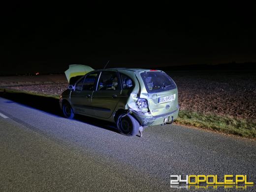 Zderzenie dwóch samochodów na DW463. Jedna osoba trafiła do szpitala