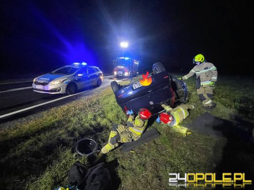 Dachowanie samochodu na DK11 w powiecie kluczborskim