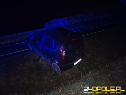 Chciał ominąć korek, skończył w rowie. Miał prawie 2 promile alkoholu