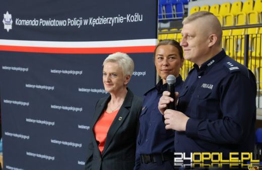 Siatkarze z ratusza lepsi od policjantów. Turniej o puchar komendanta