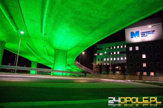 Opole rozbłysło na zielono. Wyjątkowa iluminacja w ważnym geście solidarności