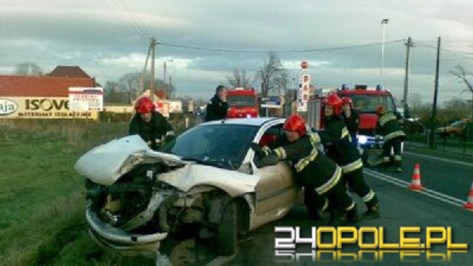 Wyprzedzał i wjechał w słup