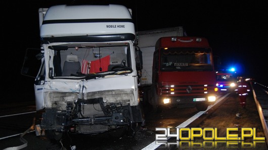 Zderzenie ciężarówek na autostradzie