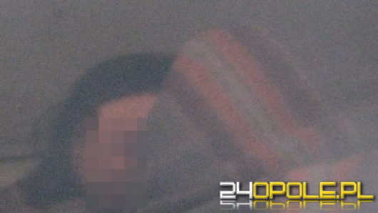 Chciała wyrzucić dziecko przez okno