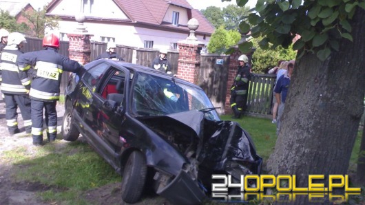 Pijak wjechał w drzewo