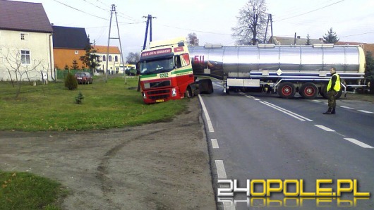 Pijany kierowca cysterny zablokował drogę