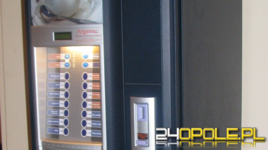 Włamał się do ... automatu do kawy