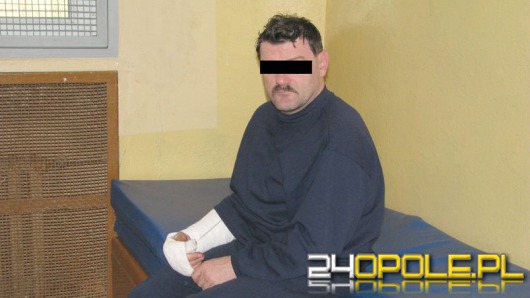 Chciał zabić żonę, zabarykadował się w mieszkaniu