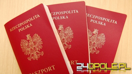 Nowe paszporty z odciskami palców