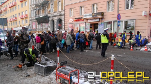 Tymczasowa sygnalizacja świetlna koło dworca