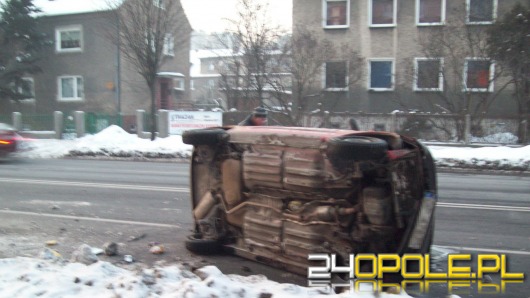 Fiat wpadł na zaspę
