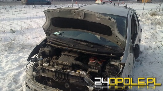Toyota wypadła z autostrady