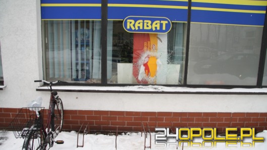 Włamanie do sklepu w Zawadzkiem