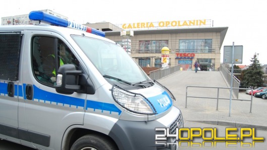 Alarm bombowy w sklepach TESCO
