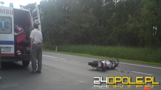 Kobieta bez prawa jazdy uderzyła w motocykl