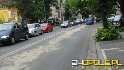 Plama oleju spowodowała gigantyczny korek