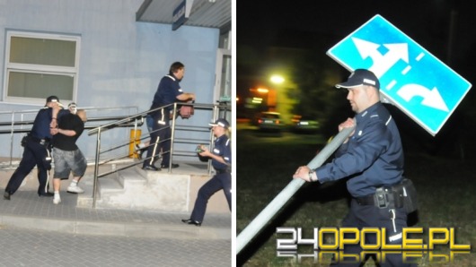 Spacerowali po osiedlu ze znakiem drogowym