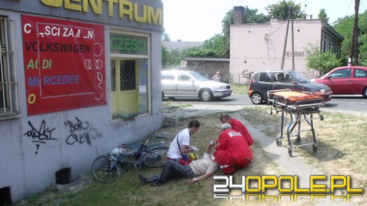 Rowerzysta wjechał w witrynę sklepową