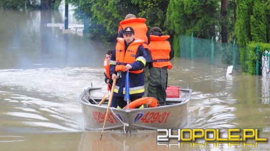 Opolscy ratownicy pomagają ofiarom powodzi