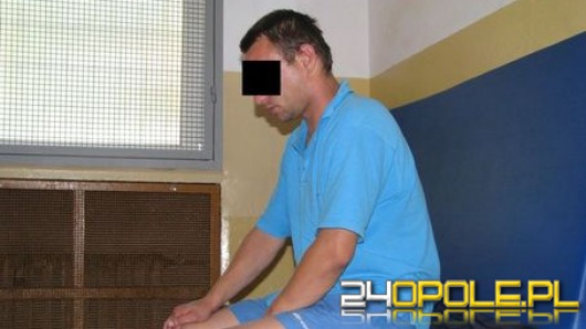 Z nożem na policjanta