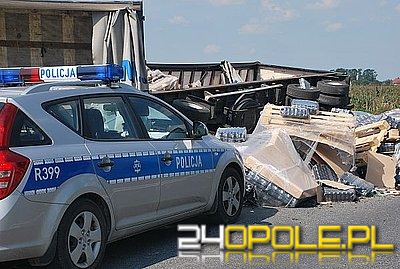 Poważny wypadek na granicy województw, sprawca uciekł