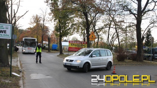 Spokojnie na drogach wokół cmentarzy