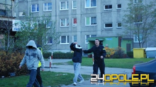  Pijani wandale okradli... lodówkę na napoje