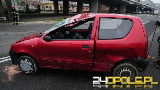 Dachowanie na rondzie w Opolu