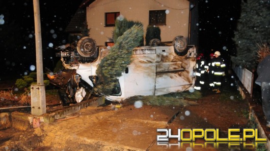 Samochód dostawczy dachował w Źlinicach