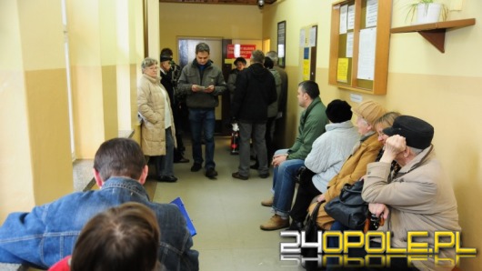 Kolejki po książeczki RUM