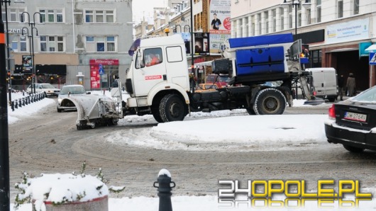 Drogowcom brakuje pieniędzy na odśnieżanie