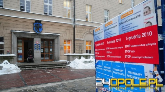 Wojna plakatowa na finiszu kampanii