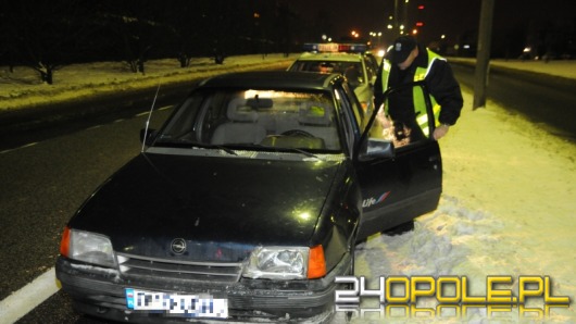 Pijany kierowca wpadł przez rozbity reflektor