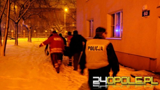 21-latek prawdopodobnie wyskoczył z okna