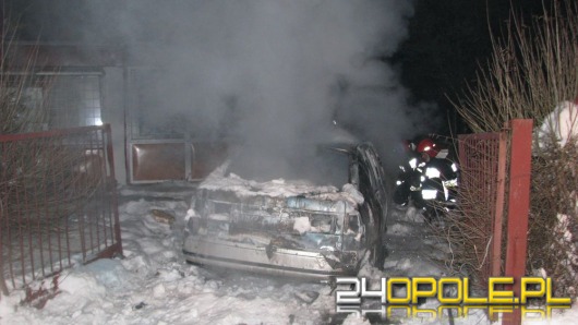 W Olszynce spłonął samochód