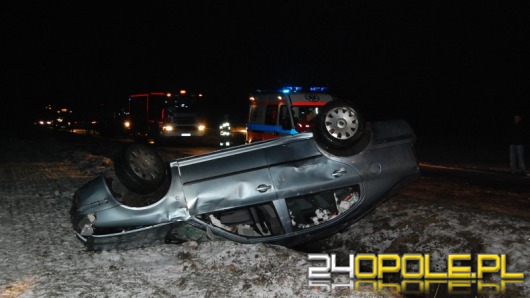 Dachował kierowca na podwójnym gazie