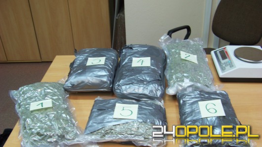 Ponad 4 kilogramy marihuany w bagażu z Holandii