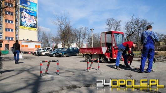 Rzecznik UO: Dodatkowe 20 miejsc parkingowych poprawi sytuację