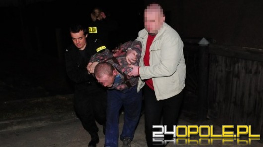 Uderzył kobietę siekierą w głowę