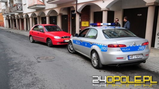 Wjechał pod prąd i uszkodził dwa samochody