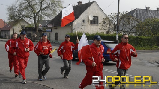 Opolanie biegną do Watykanu na beatyfikację